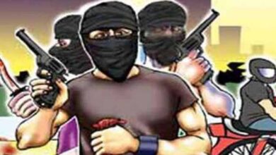 Photo of बिहार में अपराधियों ने दिनदहाड़े 10 करोड़ की लूट की घटना को दिया अंजाम, व्यापारियों में आक्रोश