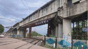 Photo of जांजगीर-चांपा : कलेक्टर और एसपी ने नहर पुल चौड़ीकरण कार्य, खोखसा रेल्वे ओवरब्रिज और भारतमाला प्रोजेक्ट के कार्य का किया निरीक्षण