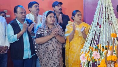 Photo of विधायक राजेश कच्छप को शनि मंदिर ले जाकर कोलकाता मामले मे बरी हो जाने की ख़ुशी मे बाबा का आशीर्वाद लिया