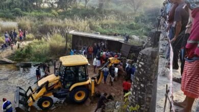 Photo of बालू लदा हाइवा दुर्घटनाग्रस्त एक की मौत एक जख्मी !