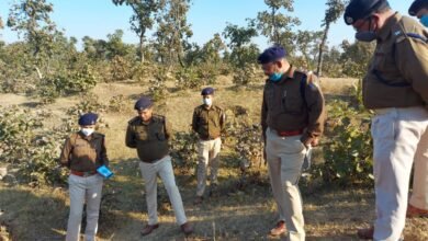Photo of ओरमांझी हत्याकांड: तीन दिन बीत जाने के बाद भी नहीं मिला अपराधियों का कोई सुराग, इनाम की राशि की गई 50,000