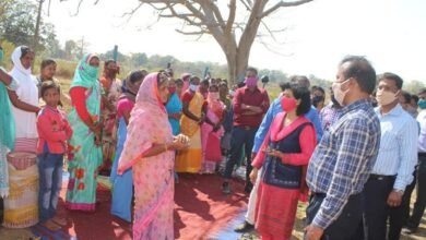 Photo of ग्रामीण विकास विभाग, सचिव श्रीमती आराधना पटनायक द्वारा खूंटी जिले का दौरा।