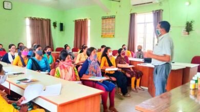 Photo of पौधा सुरक्षा वैज्ञानिक डाॅ0 सूर्यभूषण ने फसलों, फलों एवं सब्जियों में लगने वाले कीटों की पहचान, लक्षण एवम् नियंत्रण पर प्रकाश डाला !