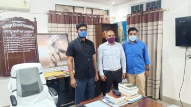 Photo of उपायुक्त कार्यालय में श्री प्रभात सिन्हा फ्लिपकार्ट हेड कॉरपोरेट एवं गवर्नमेंट अफेयर्स ने उपायुक्त अबु इमरान से की मुलाकात