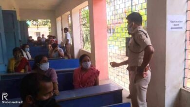 Photo of उपायुक्त   एवं पुलिस अधीक्षक गोड्डा  के द्वारा संयुक्त रूप से शहरी क्षेत्र के विभिन्न टीकाकरण केंद्रों का निरीक्षण किया गया !