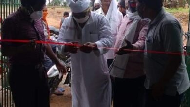 Photo of स्थानीय जनप्रतिनिधि की मौजूदगी में धान के बीज विक्रय का कार्य आरंभ किया गया।