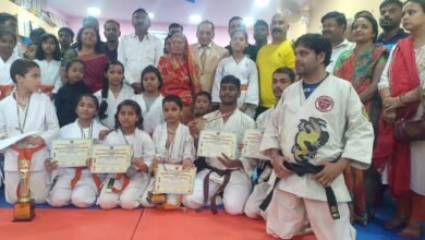 Photo of पतरातू रसदा में राष्ट्रीय पदक विजेता कराटेकारो को किया गया सम्मानित