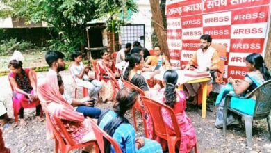 Photo of धनंजय कुमार पुटूस के सहायता कैम्प में रामगढ़ विधानसभा के विभिन्न क्षेत्रों से आये लोग