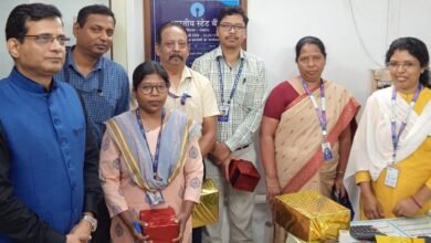 Photo of क्षेत्रीय प्रबंधक ने एसबीआई प्रबंधक समेत पांच कर्मियों को किया सम्मानित 