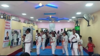 Photo of कराटे के महागुरु प्रमोद पाठक एवं कराटे ने हमें अनुशासन के साथ जीवन में एक सफल मुकाम दिलाया