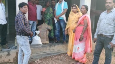 Photo of डाडी मुखिया ने असहाय गरीब परिवार को मुहैया करवाया चावल 