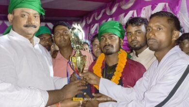 Photo of होसिर में चेहल्लुम पर हुआ शानदार लाठी का मुकाबला,खिलाड़ियों ने बेह्तरीन और हैरतअंगेज खेल का प्रदर्शन किया 