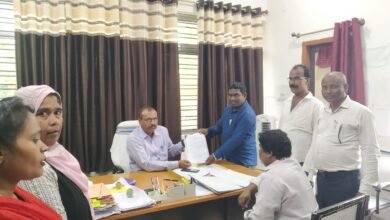 Photo of बीएलओ ने मानदेय वृद्धि को लेकर ,निर्वाचन पदाधिकारी सह उपायुक्त को सौंपा 4 सूत्री मांग पत्र 