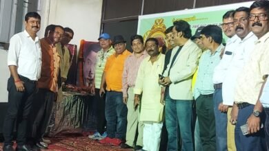 Photo of किशोर कुमार की 35वीं पुण्यतिथि पर गाना गाकर किशोर कुमार को दी गई श्रद्धांजलि