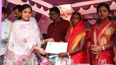 Photo of आप की योजना- आपकी सरकार-आपके द्वार” कार्यक्रम के तहत जिले के विभिन्न प्रखंडों में हुआ शिविर का आयोजन