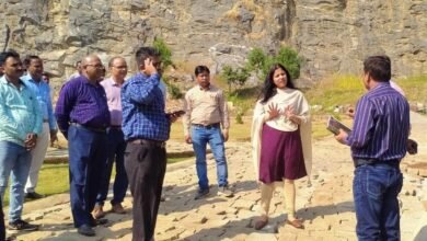 Photo of उपायुक्त ने किया पतरातू प्रखंड का दौरा,पलानी झरना को पर्यटन के क्षेत्र में विकसित करने के तहत हो रहे कार्यो का लिया जायजा