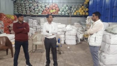 Photo of सिंगल यूज प्लास्टिक पर जिला प्रशासन द्वारा की गई कार्रवाई,पुरनी मंडप, गोलपार से भारी मात्रा में जब्त किया गया सिंगल यूज प्लास्टिक का स्टॉक