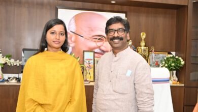 Photo of विधायक अंबा प्रसाद ने मुख्यमंत्री हेमंत सोरेन से भूमि अधिग्रहण अधिनियम 2013 को यथाशीघ्र लागू कराने को लेकर की मुलाकात