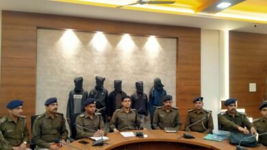 Photo of देवांशु साहा पर फायरिंग की घटना में चार अभियुक्त गिरफ्तार,एक यूएसए मेड पिस्टल, पांच गोली, सात मोबाइल, एक बाइक, एक बैग बरामद