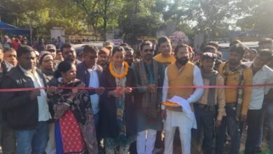 Photo of पतरातू डैम लेक रिसोर्ट के पास डिज्नीलैंड मेले का विधायक अंबा प्रसाद ने किया शुभारंभ