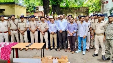 Photo of एन एच आर सी सी बी ने ट्रैफिक पुलिस के बीच किया छाता का वितरण।